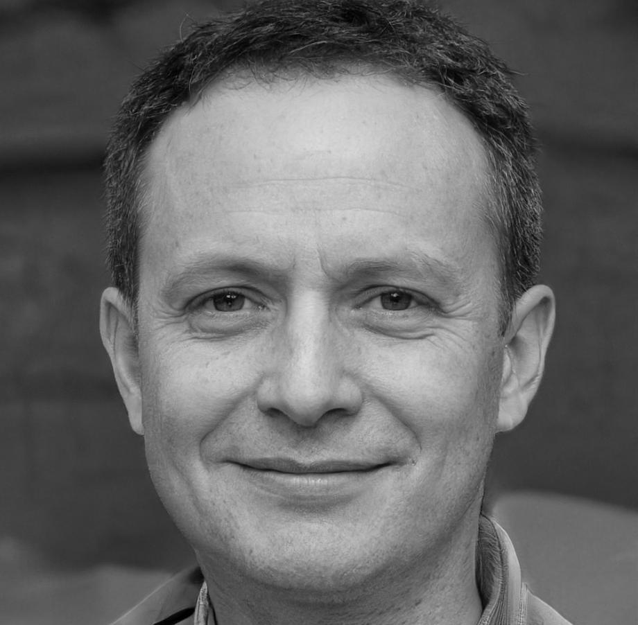 Portrait de Marc, expert en analyse financière